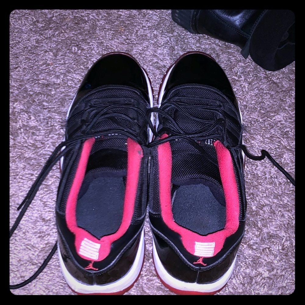 Jordan bred 11s